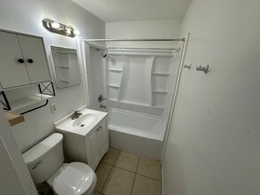 5760 Gallatin Ln in North Port, FL - Building Photo - Building Photo