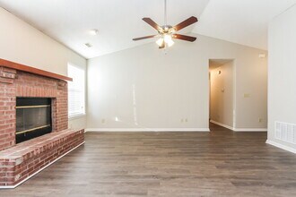 748 Millbrook Dr in Avon, IN - Building Photo - Building Photo