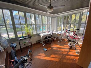 622 W Healey St in Champaign, IL - Foto de edificio - Building Photo