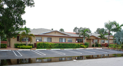 8601 NW 35th St in Coral Springs, FL - Building Photo - Building Photo