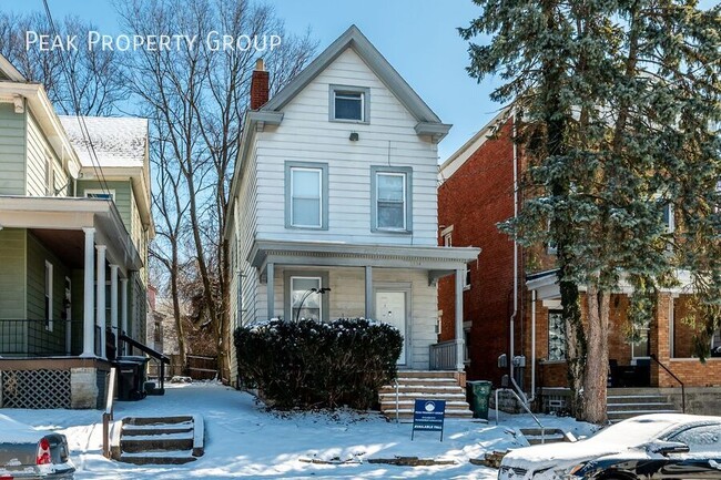 2334 Stratford Ave in Cincinnati, OH - Foto de edificio - Building Photo