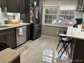 42 Townsend Dr in Matawan, NJ - Building Photo - Building Photo