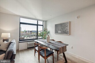 1122 Frankford Ave in Philadelphia, PA - Building Photo - Building Photo