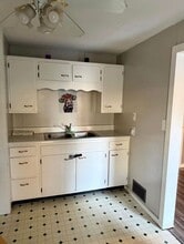 404 S Howard St in Bloomfield, IA - Building Photo - Building Photo