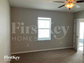 138 Cascade Bend Dr in Ruskin, FL - Foto de edificio - Building Photo