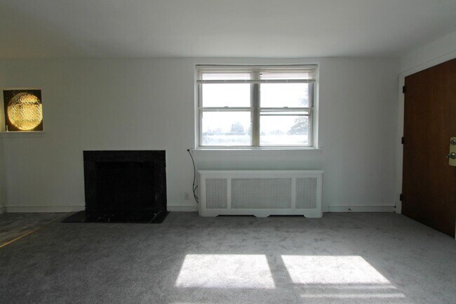 6711 S Pleasant Pl in Philadelphia, PA - Building Photo - Building Photo