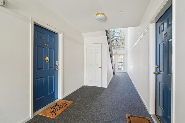 95 Crestview Ln in Mount Arlington, NJ - Building Photo - Building Photo