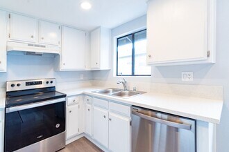 4786 E Malta St in Long Beach, CA - Building Photo - Building Photo
