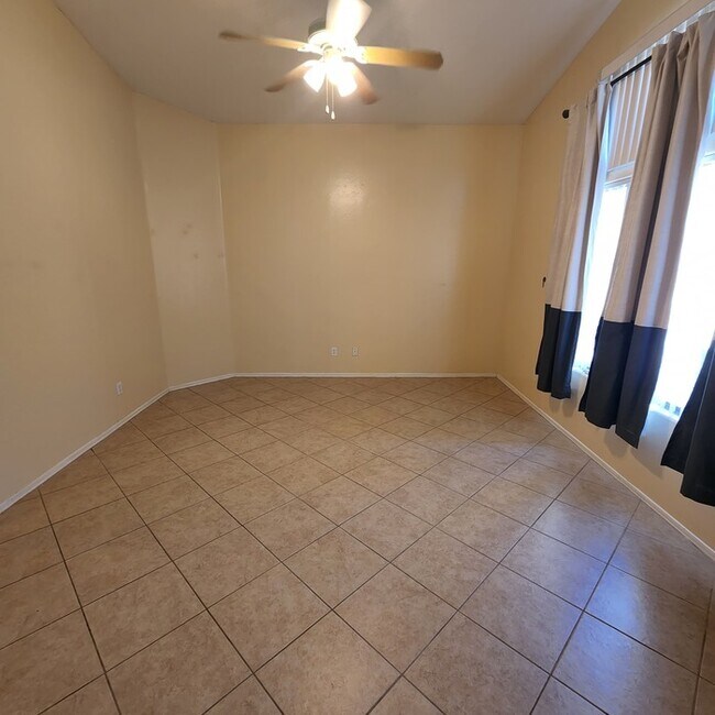 1382 W Via Rio Blanco in Tucson, AZ - Building Photo - Building Photo