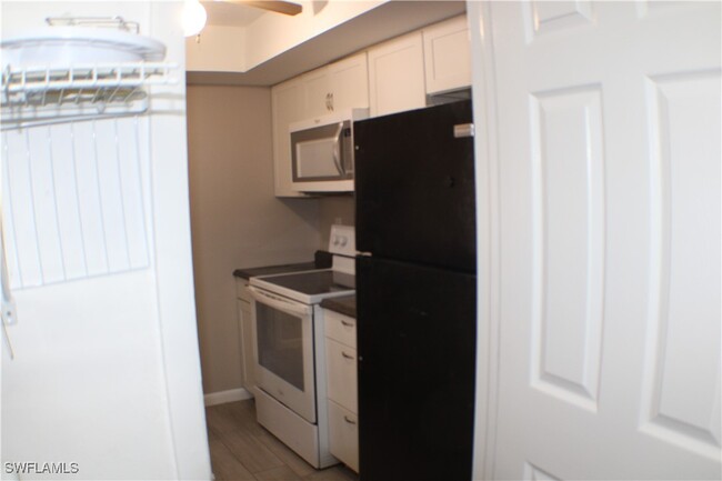 1413 SE 23rd Pl in Cape Coral, FL - Building Photo - Building Photo