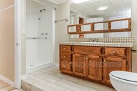 1330 Hillwood Dr photo'