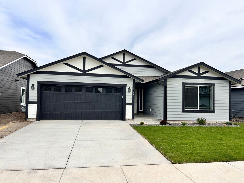 506 N Arc Ct in Spokane Valley, WA - Building Photo