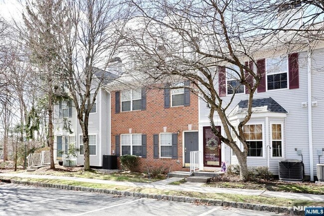 2051 Charles in Mahwah, NJ - Building Photo - Building Photo