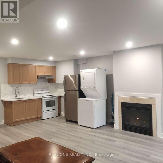 177 Norton Ave in Toronto, ON - Building Photo - Building Photo