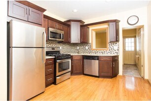 2545 Ellsworth St in Philadelphia, PA - Building Photo