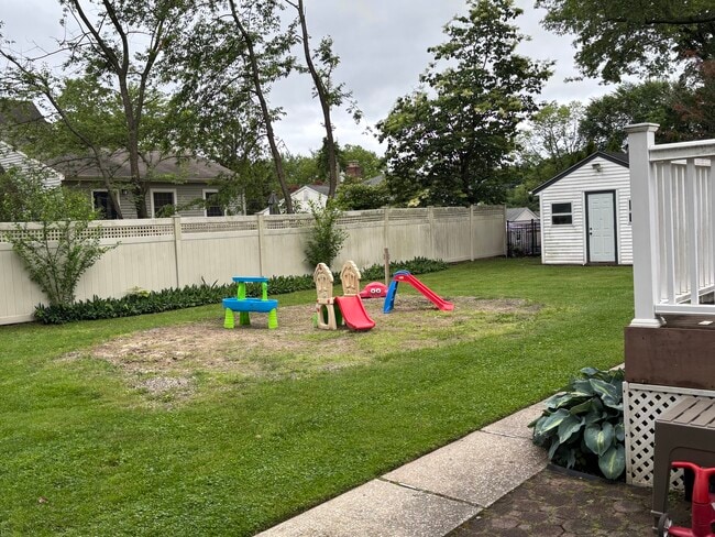 173 Lincoln Blvd in Emerson, NJ - Building Photo - Building Photo