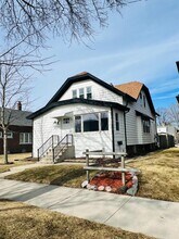 3770 E Somers Ave in Cudahy, WI - Foto de edificio - Building Photo