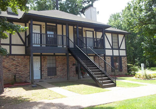 Grand Oaks in Shreveport, LA - Building Photo - Building Photo