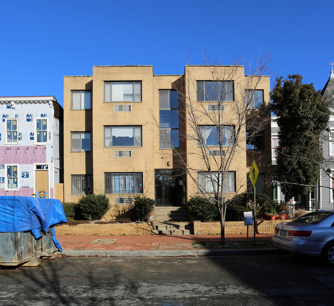 408 Independence Ave SE in Washington, DC - Building Photo - Building Photo