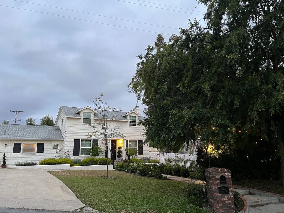401 Silvery Ln in El Cajon, CA - Building Photo