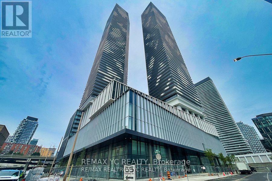 55 Cooper St in Toronto, ON - Building Photo