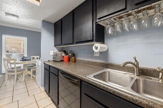 8921 Blind Pass Rd in St Pete Beach, FL - Building Photo - Building Photo