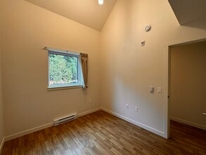 220 Village Way in Qualicum Beach, BC - Building Photo - Building Photo