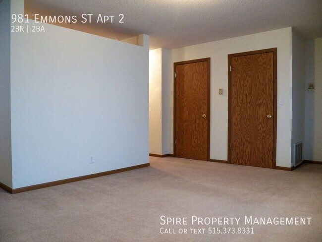 981 Emmons St photo'