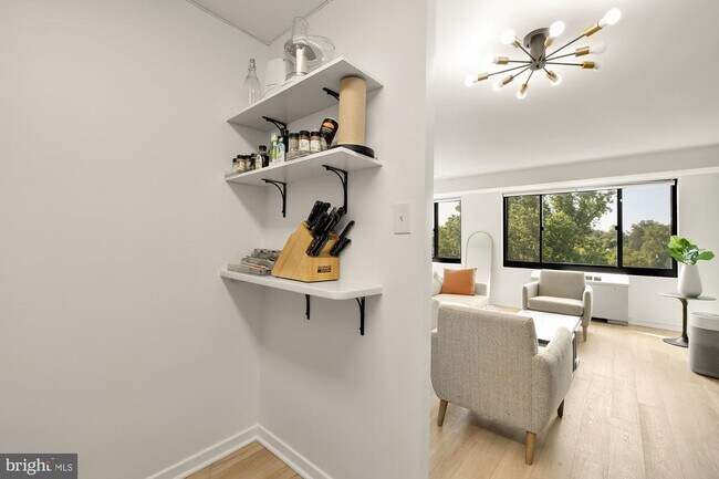 5410 Connecticut Ave NW in Washington, DC - Building Photo - Building Photo