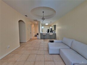 11 Regal Dr in Edinburg, TX - Building Photo - Building Photo