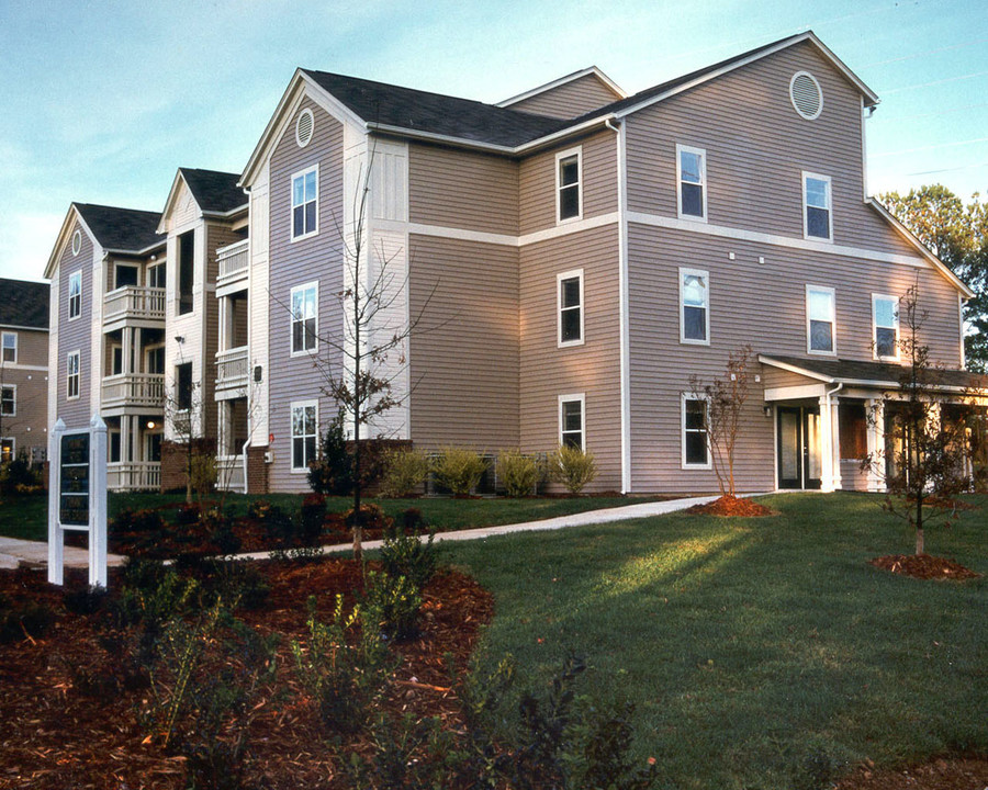 Dobbins Hill Apartment Homes in Chapel Hill, NC - Foto de edificio