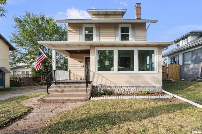 230 E Garfield St in Davenport, IA - Building Photo - Building Photo