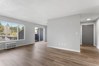 Pine Tree Lane Apartments in Portland, OR - Building Photo - Building Photo