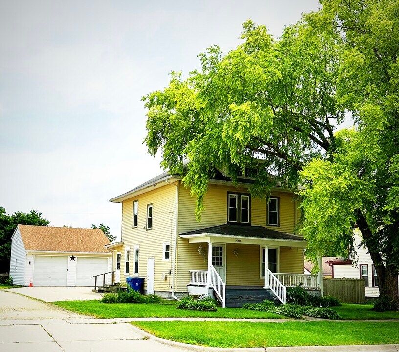 508 6th Ave in De Witt, IA - Building Photo