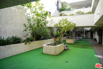 630 N Grand Ave in Los Angeles, CA - Building Photo - Building Photo