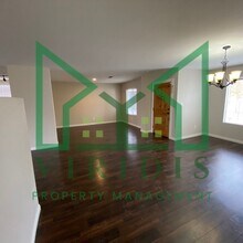 4747 Shadow Stone St in Bakersfield, CA - Building Photo - Building Photo