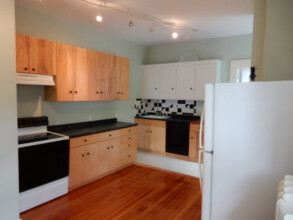410 Old Montague Rd, Unit 3 in Amherst, MA - Building Photo - Building Photo