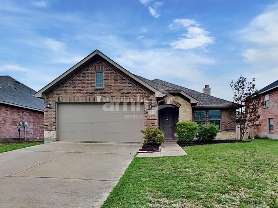 521 Laurel Ln in Fate, TX - Building Photo