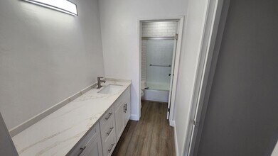1885 Diamond St in San Diego, CA - Building Photo - Building Photo