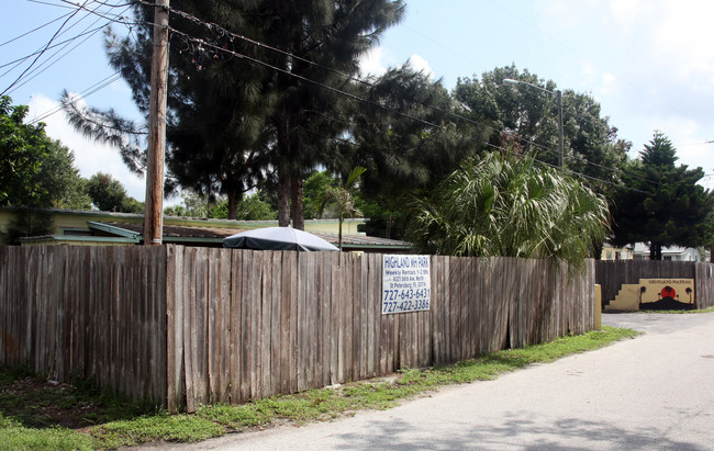 Highland Mobile Home Park in St. Petersburg, FL - Building Photo - Building Photo