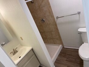 915 13th St, Unit B in Greeley, CO - Foto de edificio - Building Photo