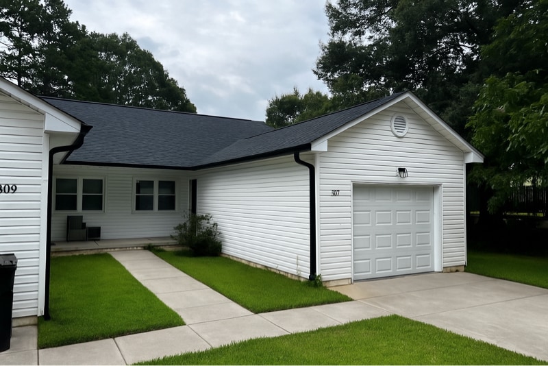 307 W McNeely Ave in Mooresville, NC - Building Photo