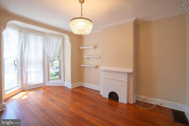 property at 2211 Bainbridge St