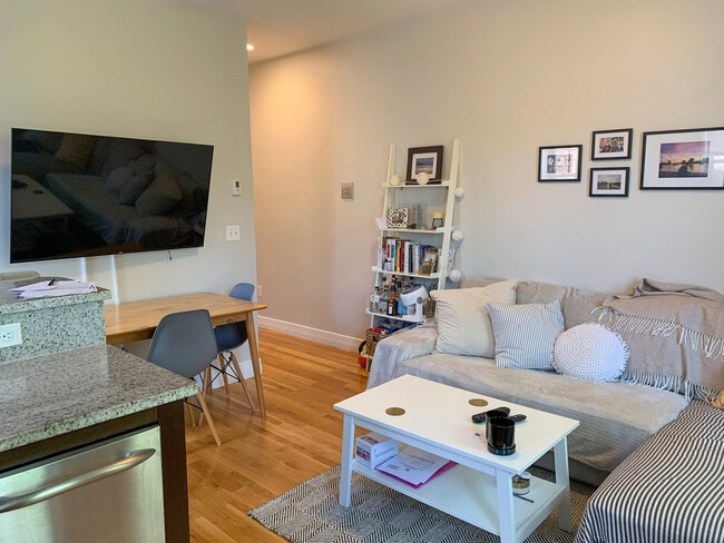 property at 33 Anderson St