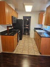 20214 Cohasset St, Unit Unit10 in Winnetka, CA - Building Photo - Building Photo