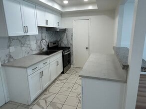 915 Carob Way in Montebello, CA - Building Photo - Building Photo