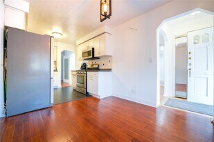 1405 Burke Ave in Bronx, NY - Building Photo
