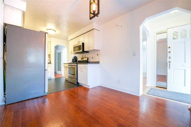 property at 1405 Burke Ave