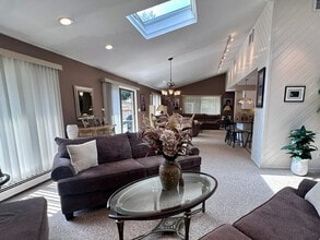 500 Hoffman Ln in Hauppauge, NY - Foto de edificio - Building Photo