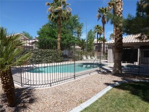 5323 Heatherbrook Cir, Unit 253 in Las Vegas, NV - Building Photo - Building Photo